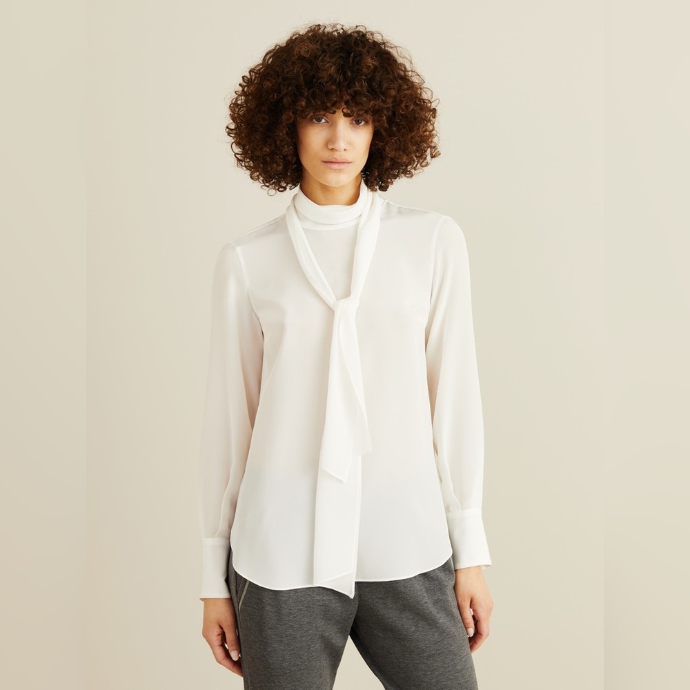 Brunelleschi Cucinelli tie back silk blouse!